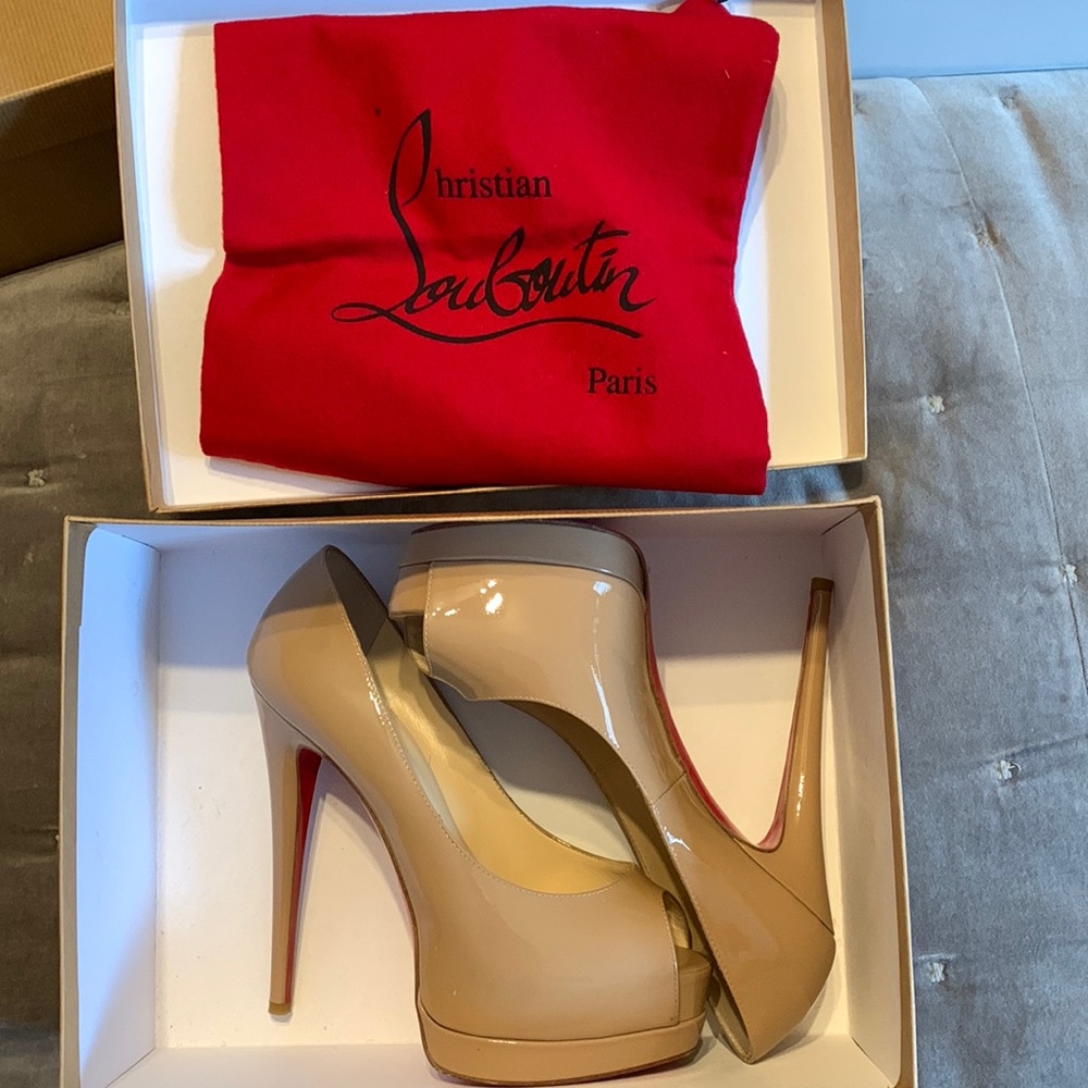Christian Louboutins Palais Royal 120 Patent Platform Shoes